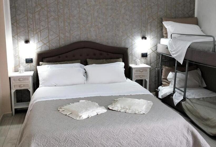 Четырехместный Номер Стандарт с Балконом, Domus Michaeli B&b Pompei