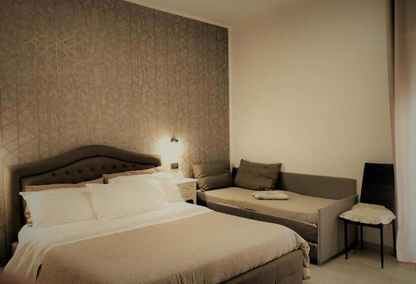 Четырехместный Номер Стандарт с Балконом, Domus Michaeli B&b Pompei