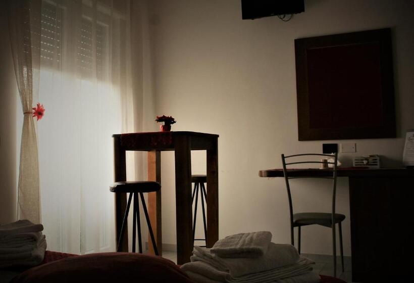 Номер Стандарт Трехместный, Domus Michaeli B&b Pompei