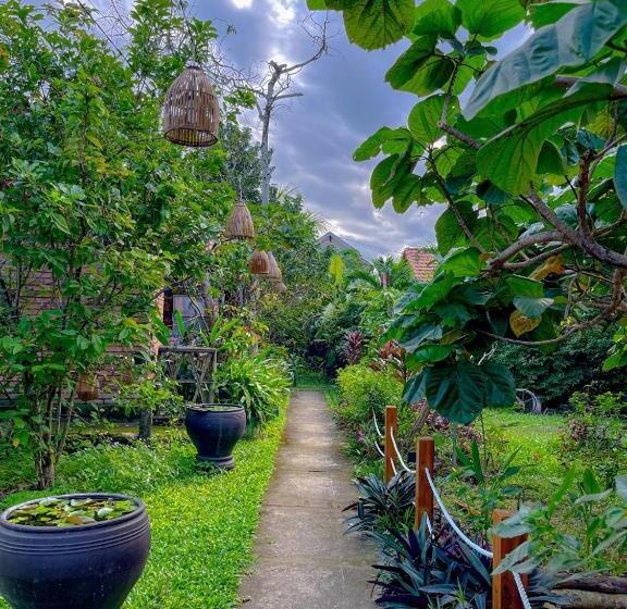 چادر با خدمات رفاهی استاندارد, Hue Lotus Homestay