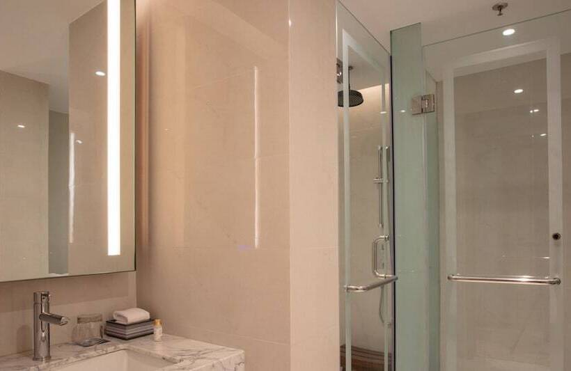 اتاق کلاب, Hyatt Regency Dharamshala Resort