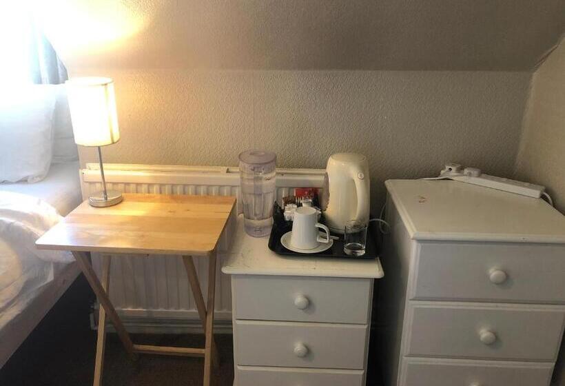 חדר אקונומי יחיד, Carena House