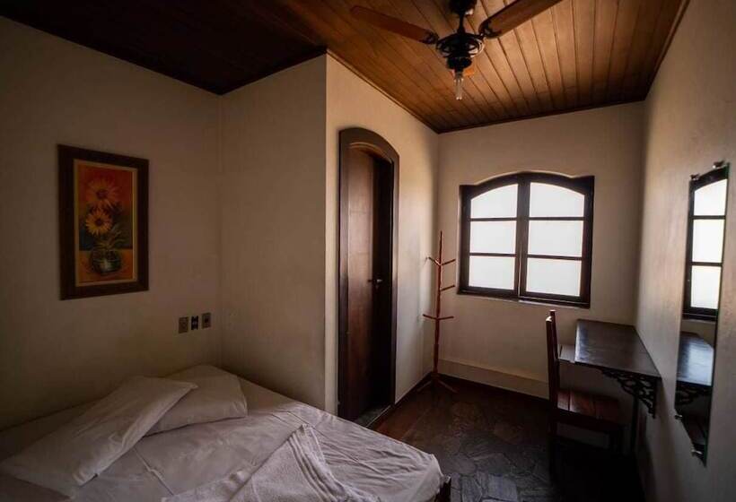 غرفة قياسية ثلاثية, Casa Blanca Pousada