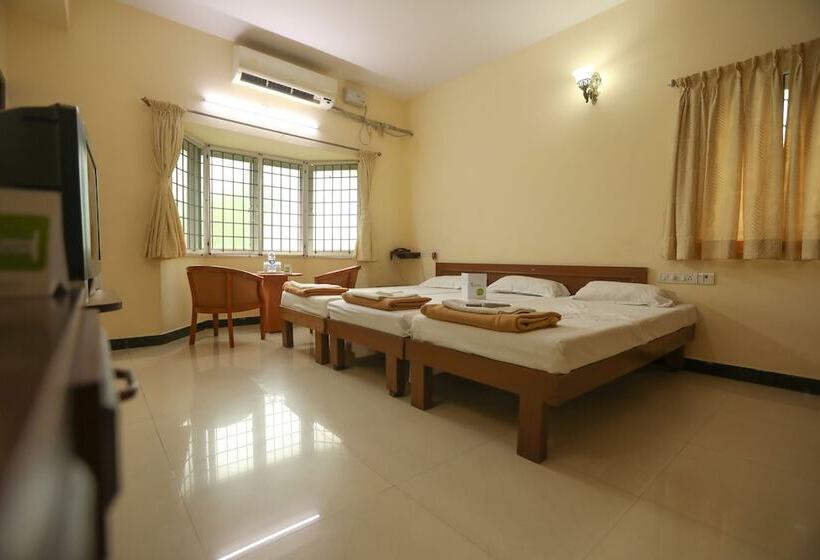 Chambre Triple Deluxe, Ulo Shivasunder Villa