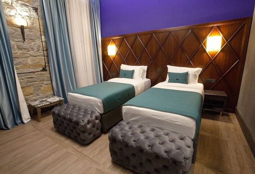 اتاق استاندارد, Solun