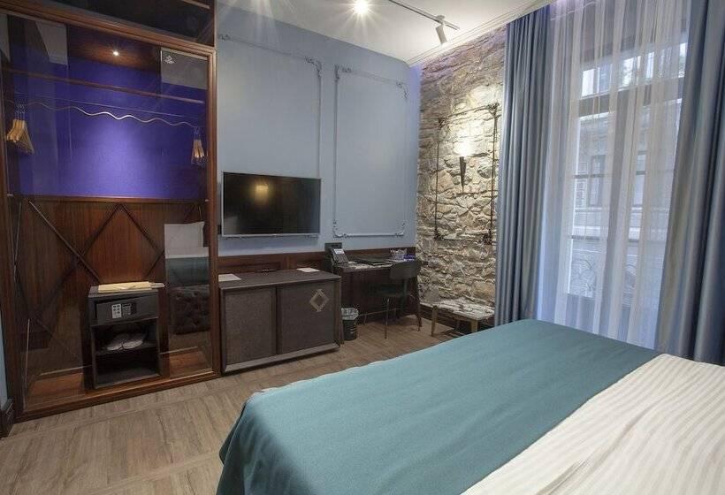 اتاق استاندارد, Solun