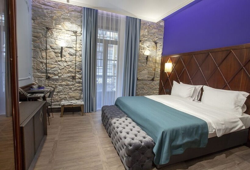 اتاق استاندارد, Solun