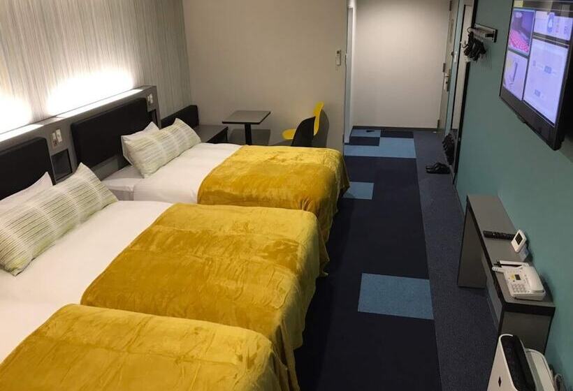 חדר סטנדרט לשלושה, Green Rich Hotel Okinawa Nago