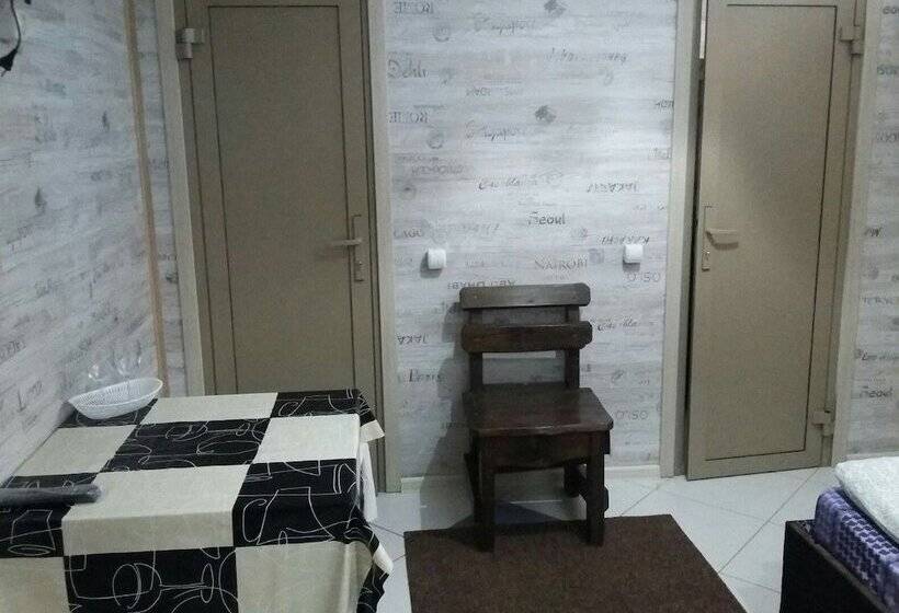 اتاق استاندارد سه نفره, Grelka