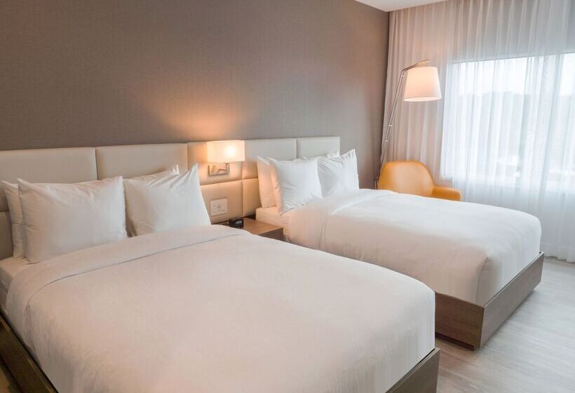 Номер Стандарт 2 Двуспальные Кровати, Hilton Garden Inn Santa Ana San Jose