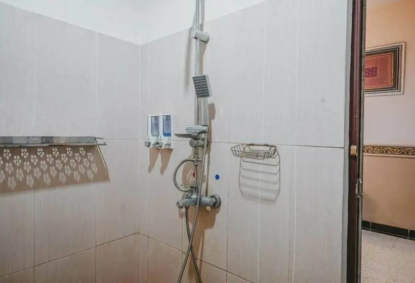اتاق استاندارد, Reddoorz Plus @ Tanjung Karang Lampung 2