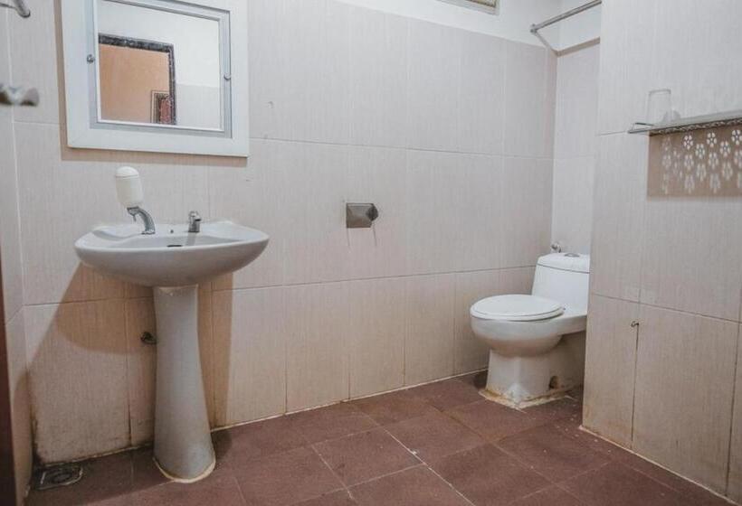 标准间, Reddoorz Plus @ Tanjung Karang Lampung 2