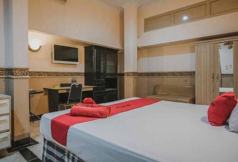 Номер Deluxe, Reddoorz Plus @ Tanjung Karang Lampung 2