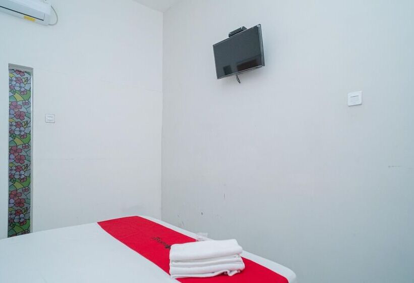 Номер Economy, Reddoorz Syariah Near Transmart Mx Malang