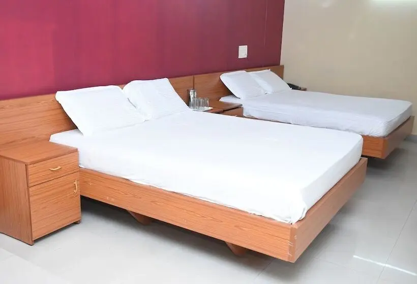 اتاق لوکس چهار تخته, Surya Residency Majestic