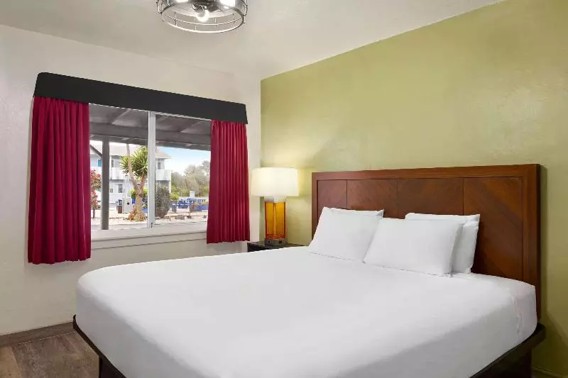 اتاق استاندارد با تخت بزرگ, Baymont By Wyndham Fort Bragg