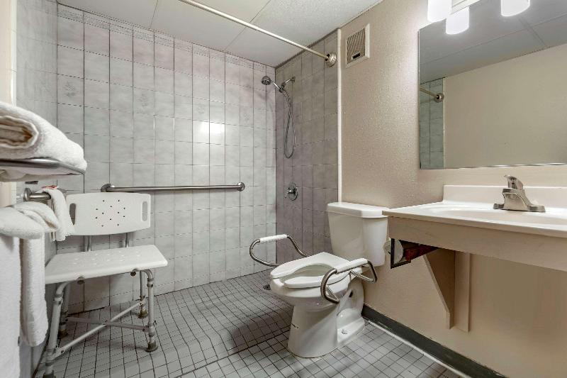 Номер Стандарт, Econo Lodge Hays I 70