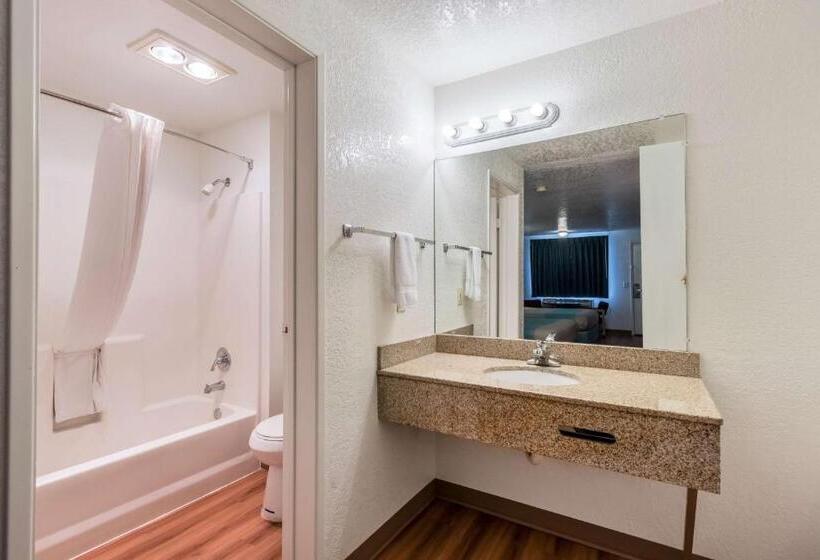 Номер Deluxe Кровать Кинг, Motel 6astoria, Or