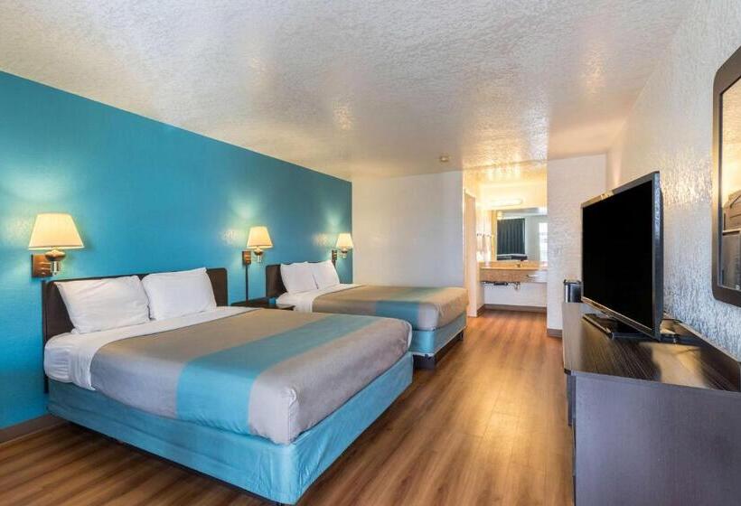 غرفة قياسية لذوى الاحتياجات الخاصة, Motel 6astoria, Or