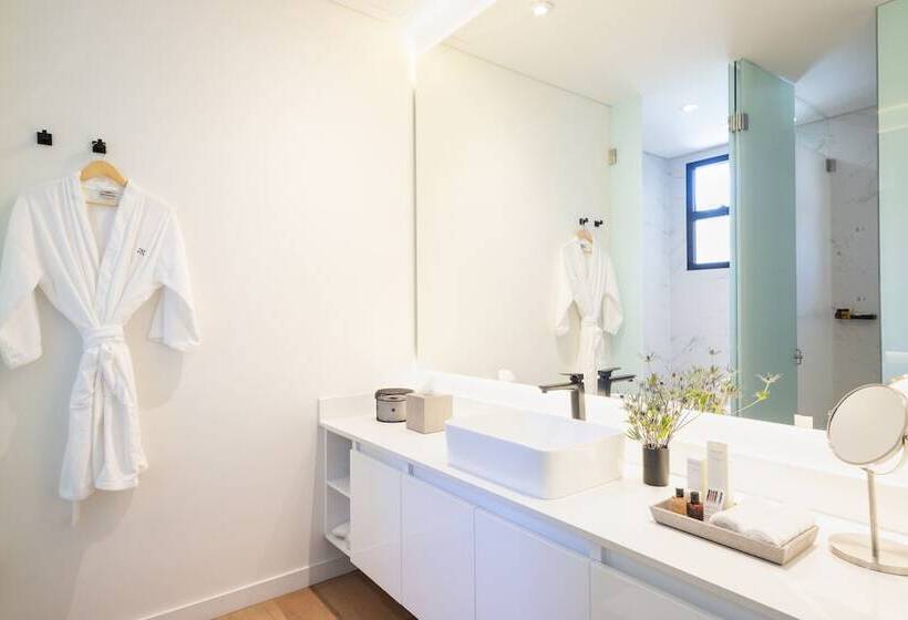 דירת חדר סופריור, Cassa Luxury Homes