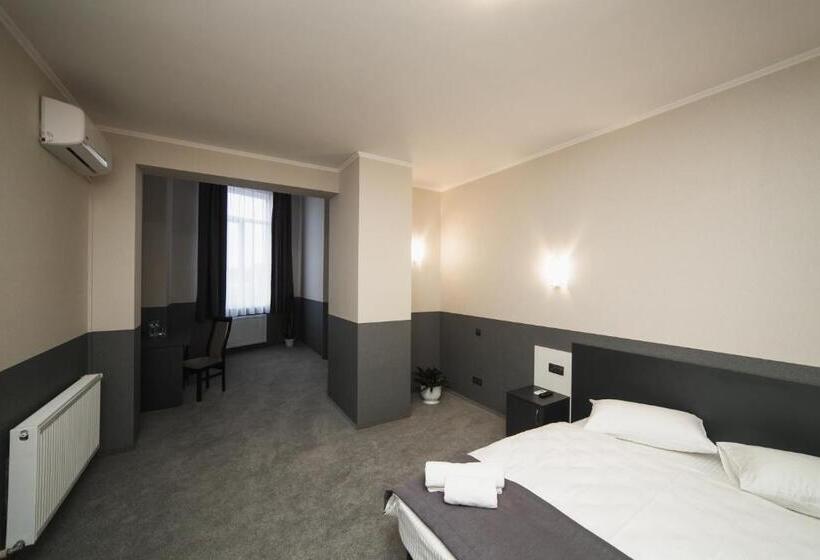 سوئیت جونیور خانوادگی, Golden Ring