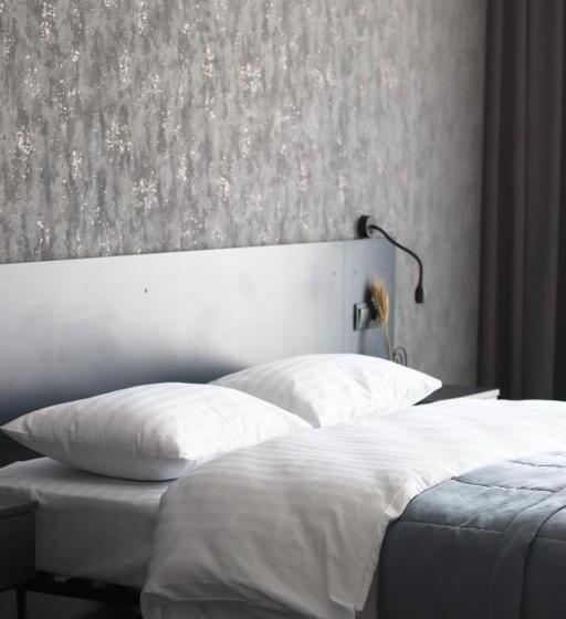 اتاق لوکس خانوادگی, Golden Ring