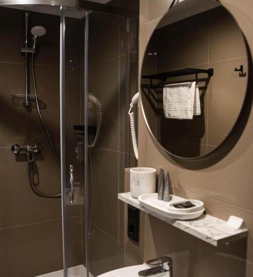 اتاق لوکس خانوادگی, Golden Ring