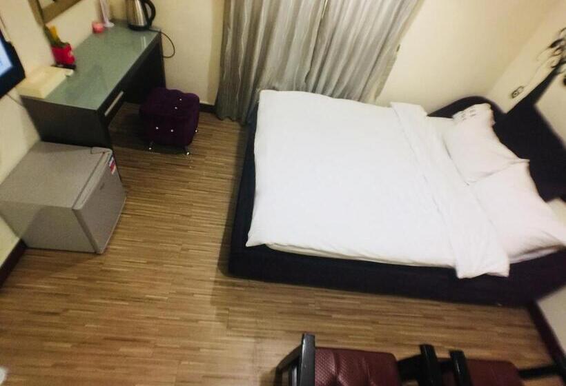 اتاق استاندارد, 戀愛逢甲