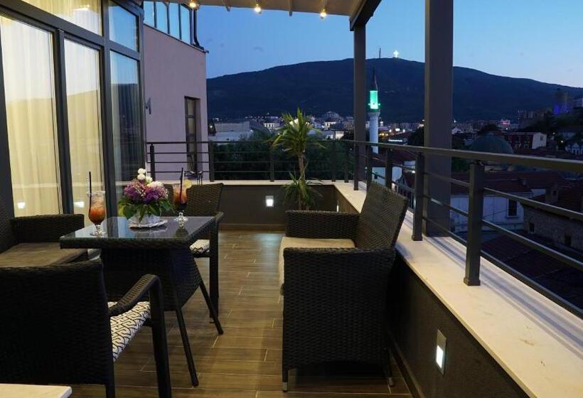 سوئیت با وان آب گرم, Premium