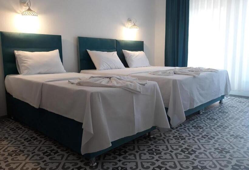 Pokój Deluxe Trzyosobowy, Ada Kekiği Pansiyon