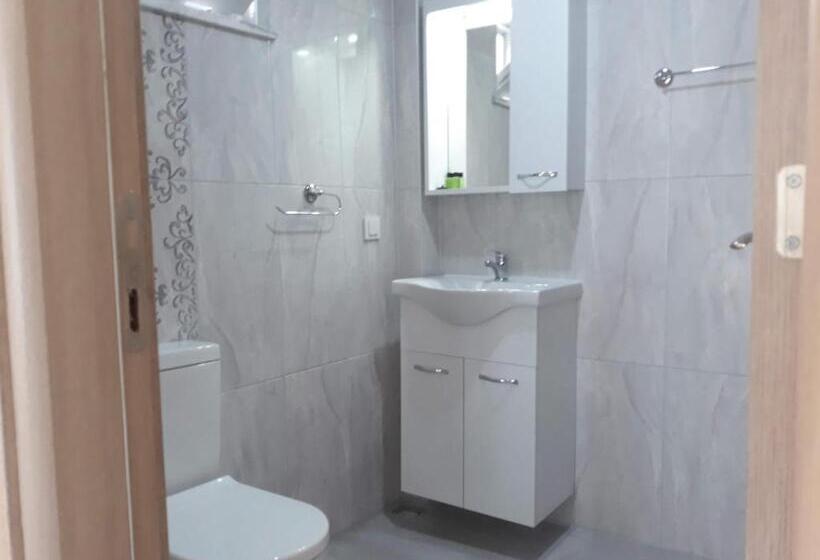 Pokój Deluxe Trzyosobowy, Ada Kekiği Pansiyon