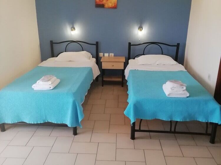 חדר סטנדרט, Kokkos Brothers