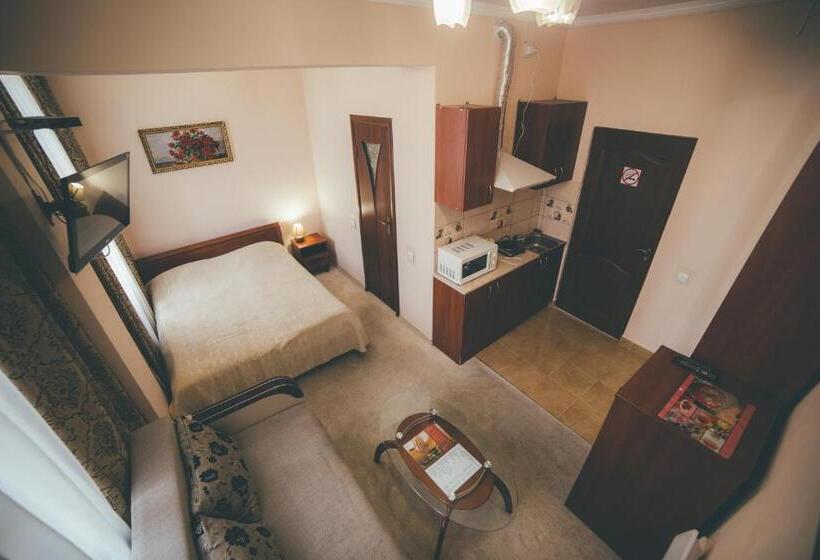 استودیوی استاندارد, Villa Zhanna