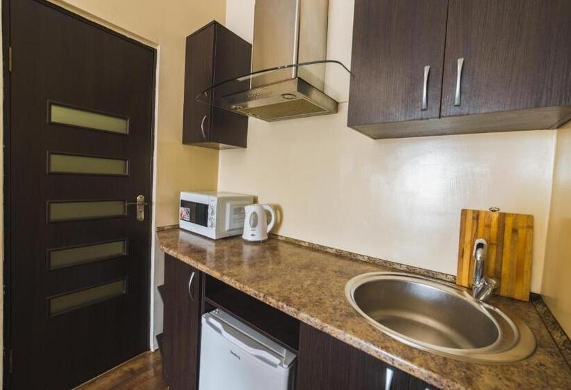 استودیوی لوکس, Villa Zhanna