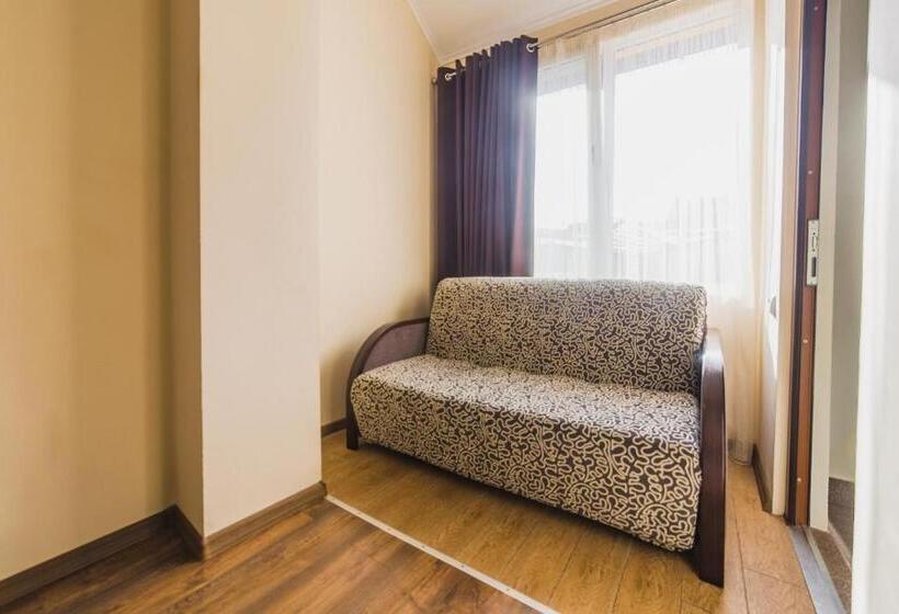 استودیوی لوکس, Villa Zhanna