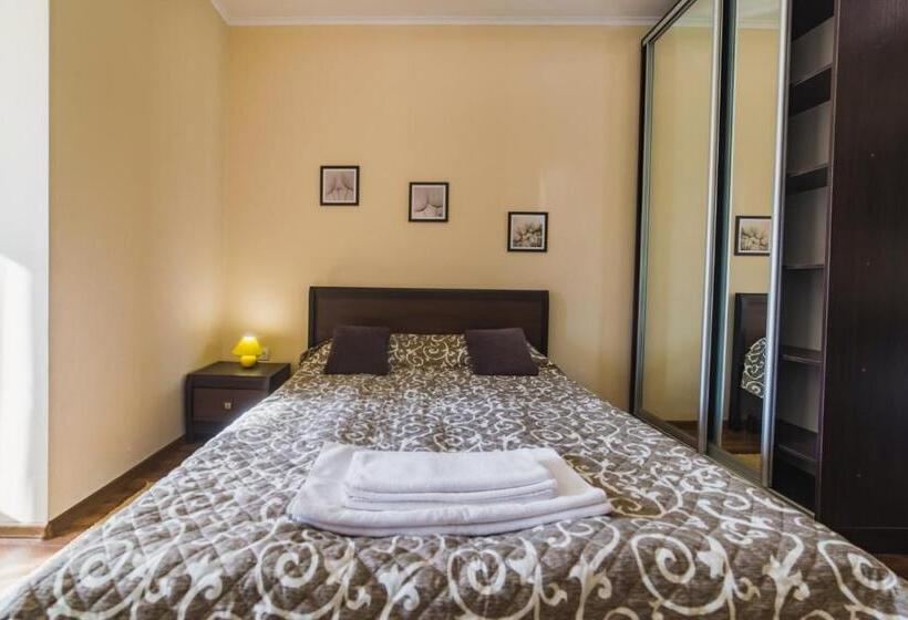 استودیوی لوکس, Villa Zhanna