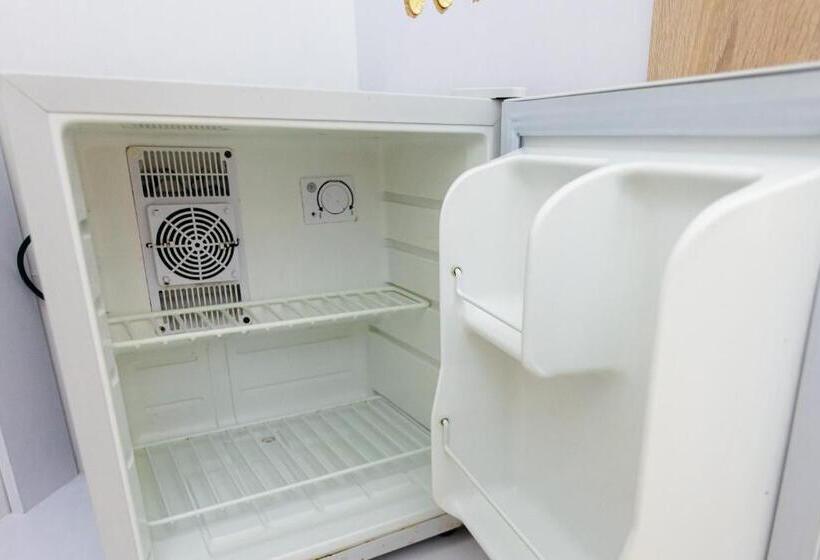 اتاق اکونومی, Villa Zhanna