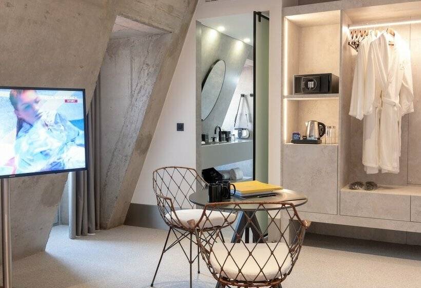 اتاق استاندارد, Caju