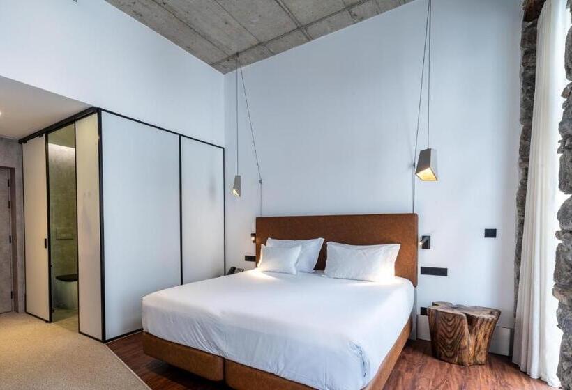 اتاق سوپریور, Caju