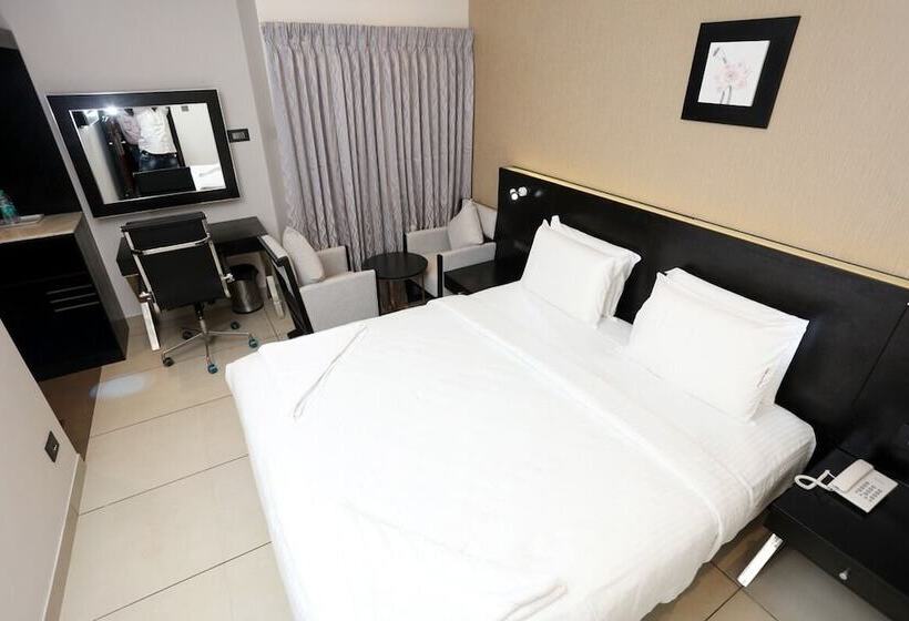 Deluxe Room, Lnb Residency