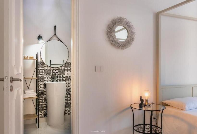 اتاق لوکس چهار تخته, Oniro