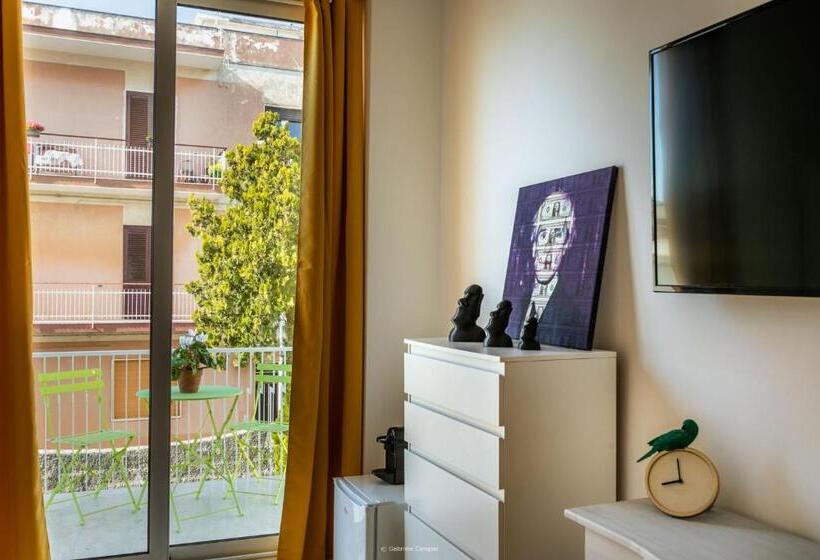 اتاق لوکس چهار تخته, Oniro