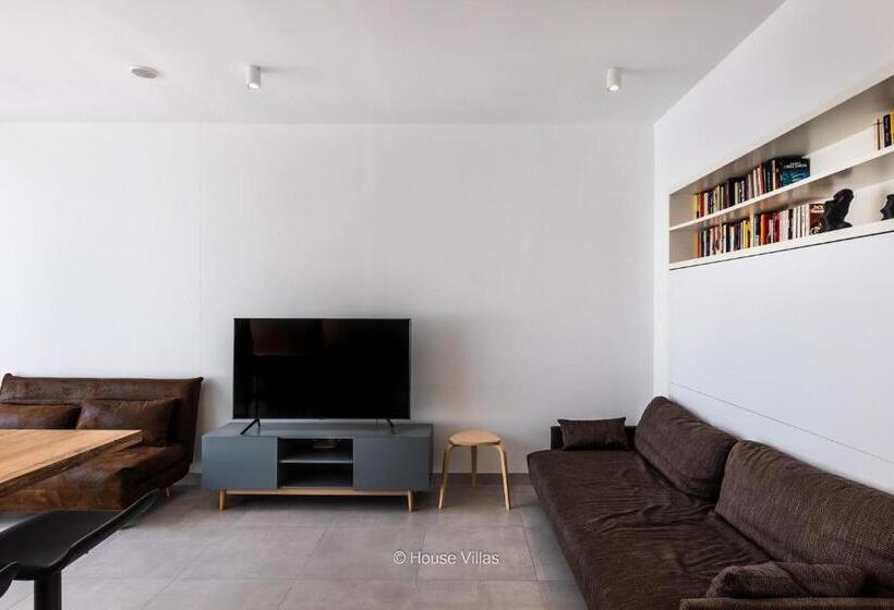 استودیوی لوکس, Oniro