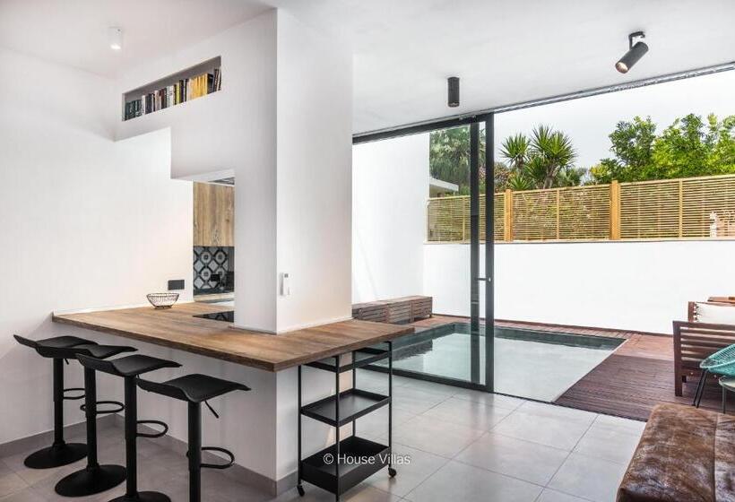 استودیوی لوکس, Oniro