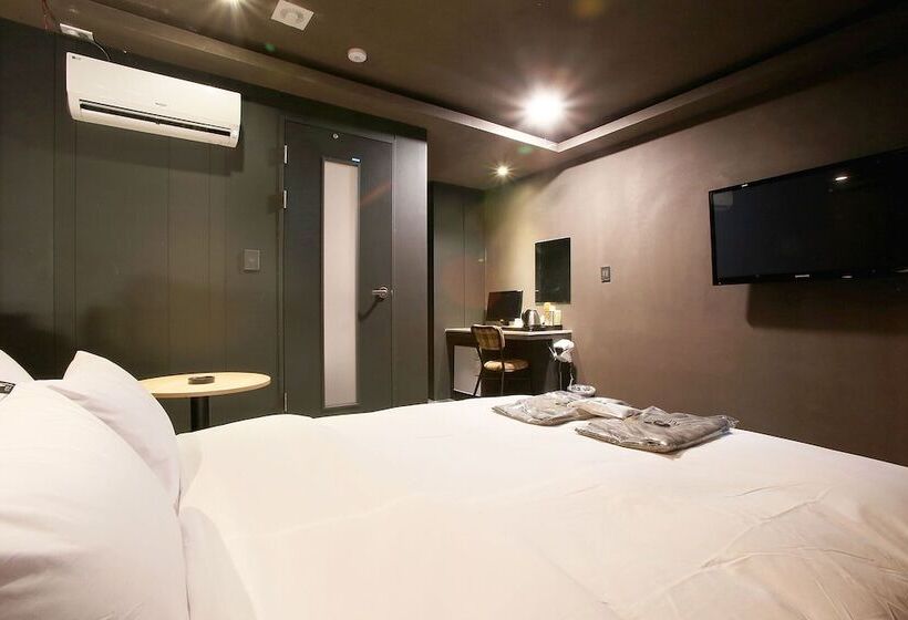 Quarto Estandar, Pyeongtaek Moon