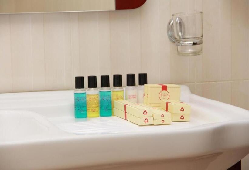 سوئیت با تخت بزرگ, Taj Palace