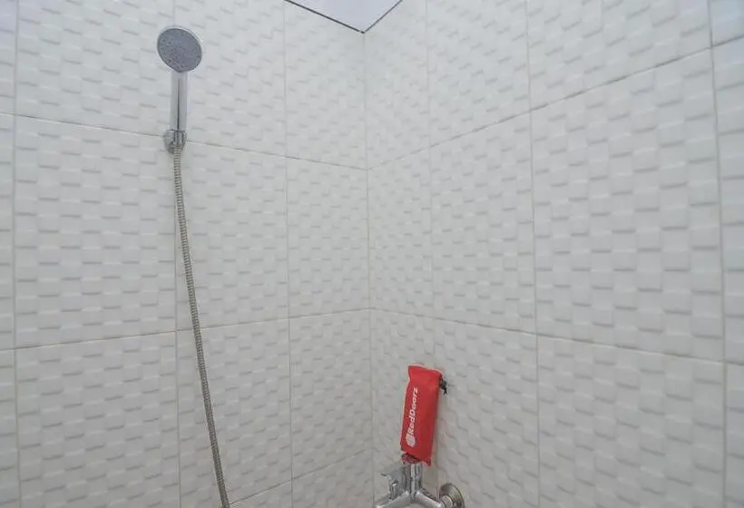 スタンダードルーム, Reddoorz Plus Near Alun Alun Kuningan