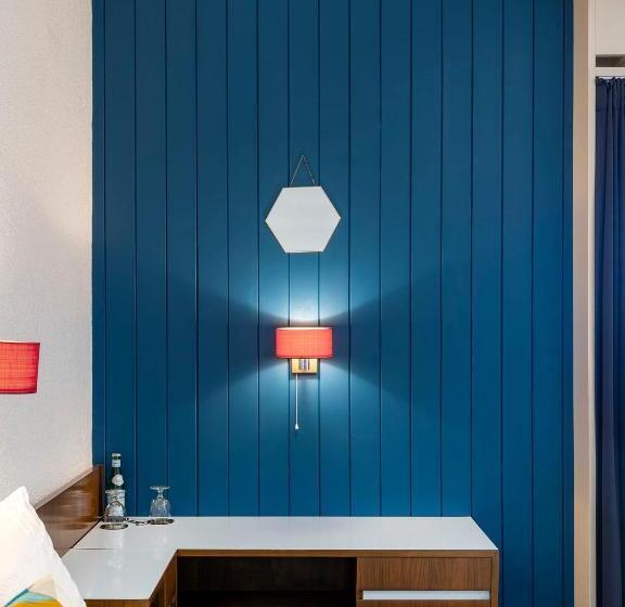 バルコニー付きスタンダードルーム, Hôtel Historique Chez Elsy   Crans Sapins