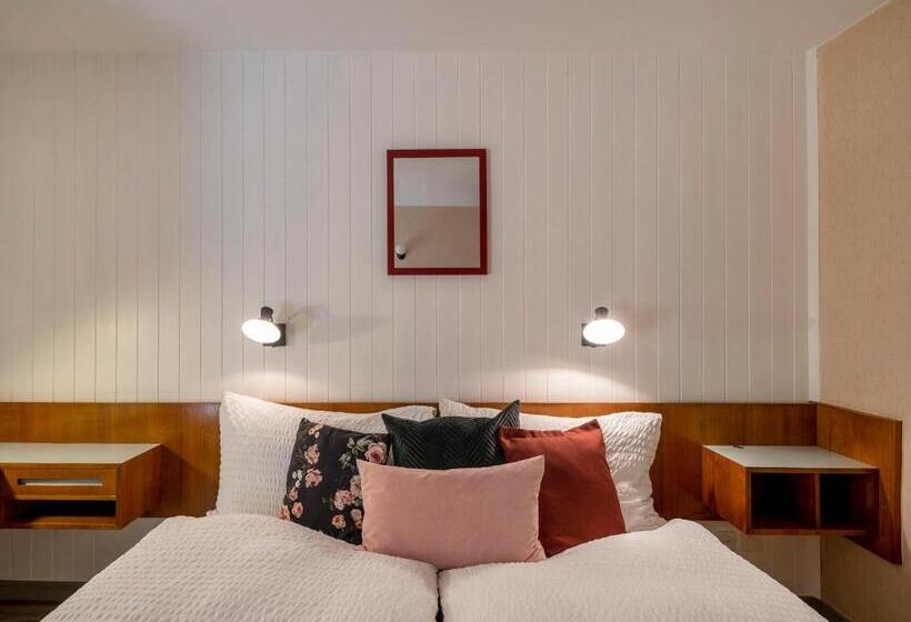 バルコニー付きスタンダードルーム, Hôtel Historique Chez Elsy   Crans Sapins