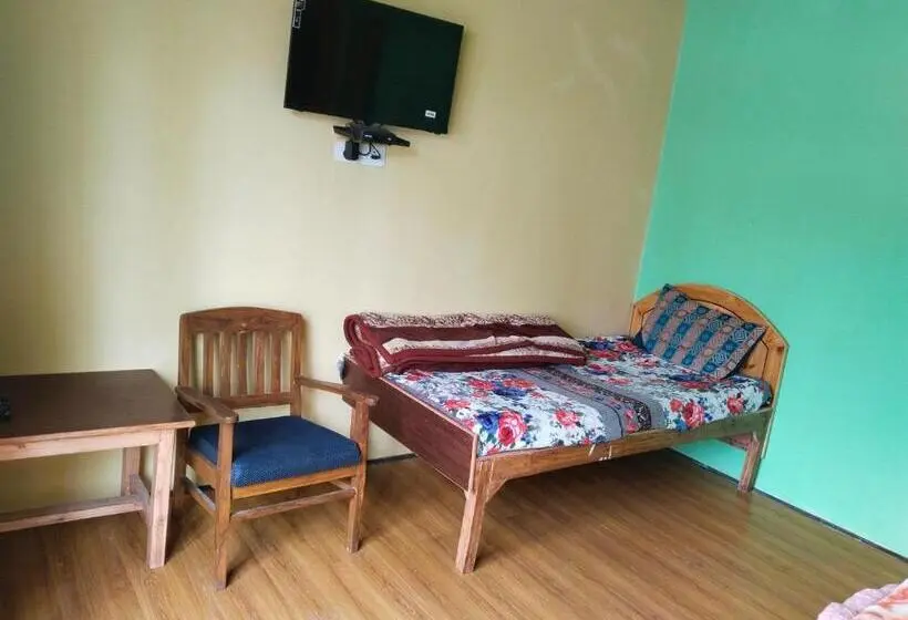 اتاق لوکس با تخت بزرگ, Noor Guest House